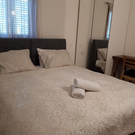 Etty'S House Hotel Petach Tikva Ngoại thất bức ảnh