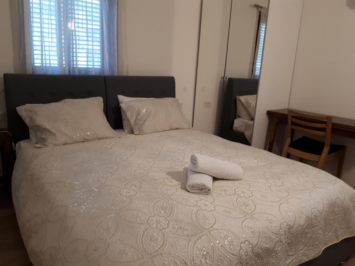Etty'S House Hotel Petach Tikva Ngoại thất bức ảnh